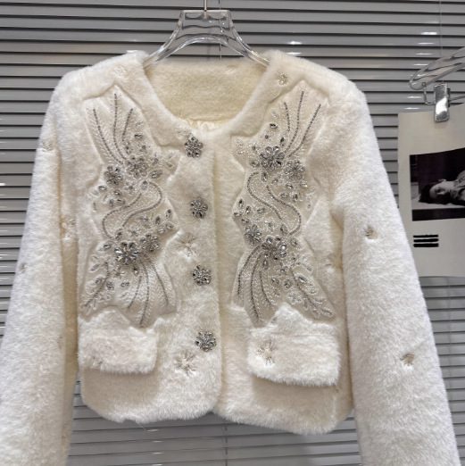 $ 145 | Short white coat with embellishments - Image 2